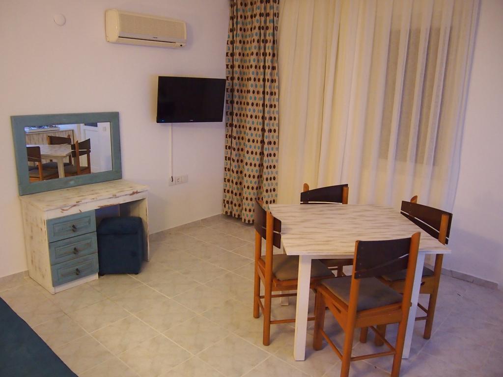 Ozcem Apart Aparthotel Fethiye Habitación foto